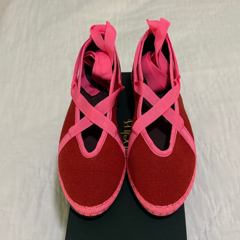 NWT Flabelus Women's Red and Pink Linen Ballet Flats - Picture 6 of 10
